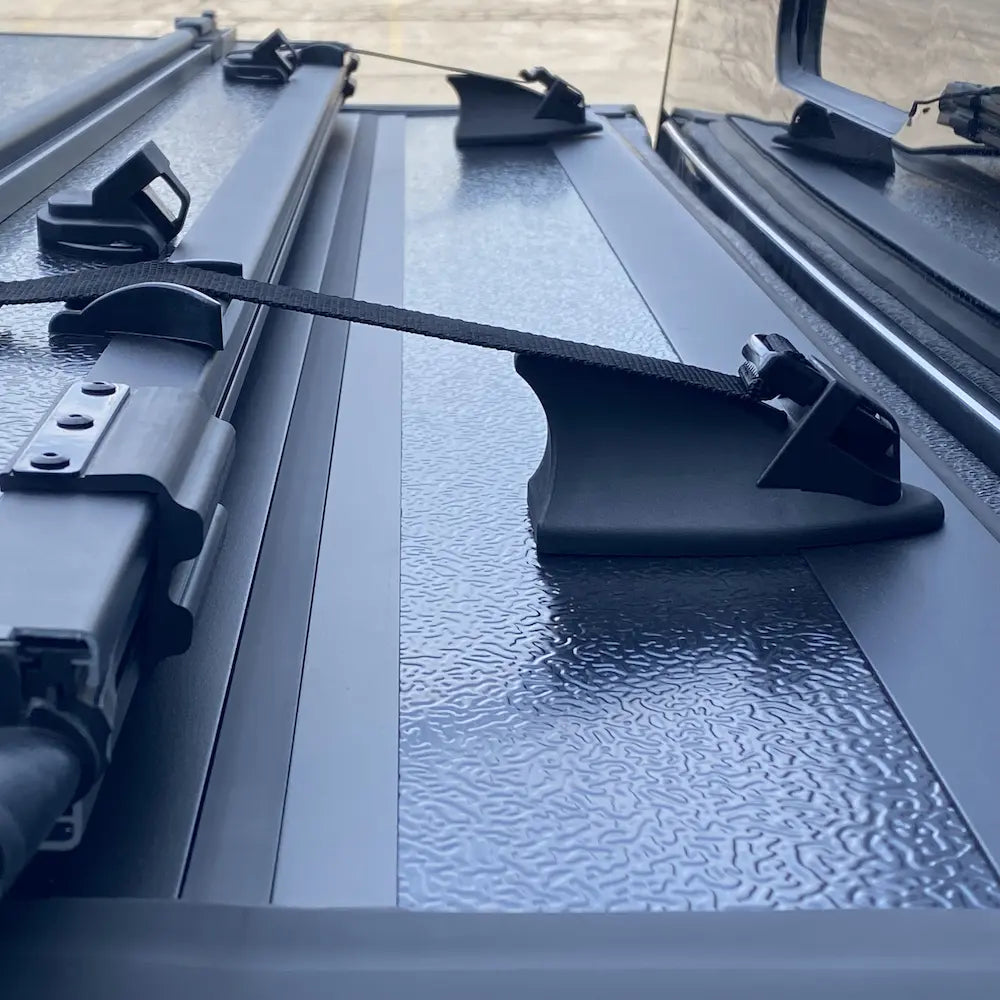 Teamz hard tri-fold tonneau cover safty rope to prevent the cover from being blown away