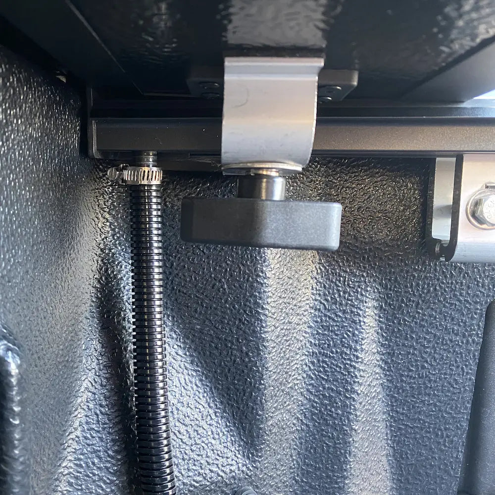 Teamz hard tri-fold tonneau cover with Water drainage design